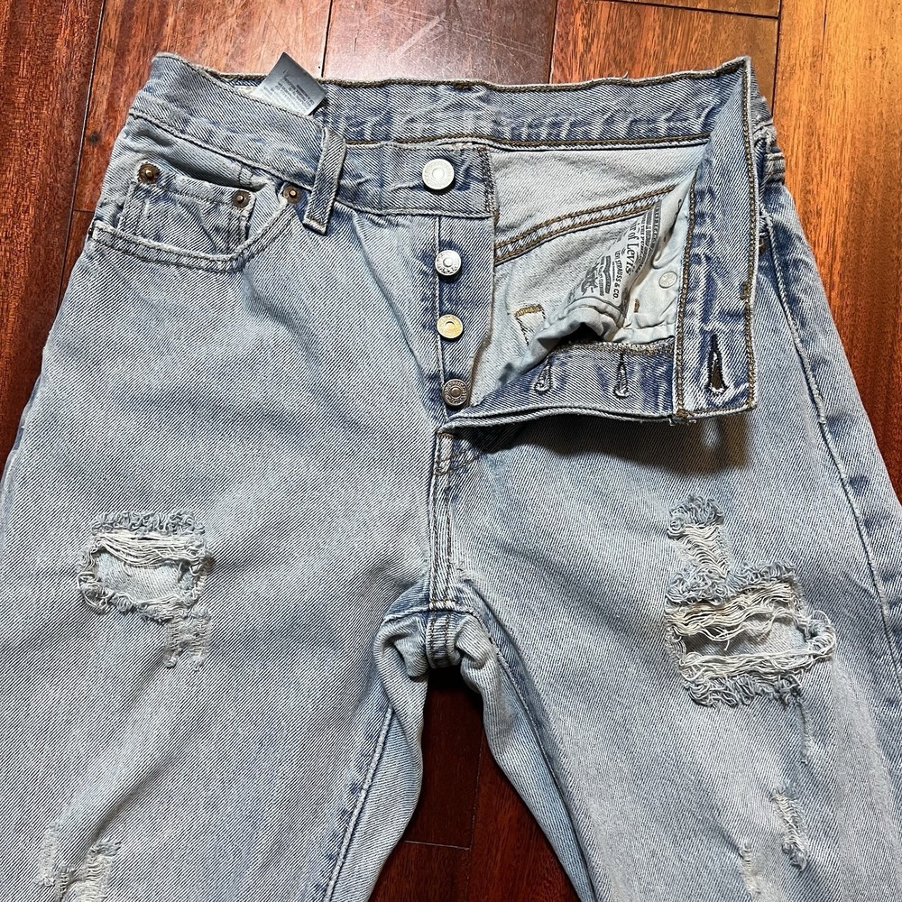 Levis Jeans Womens 24x30 (26x29) 501 Button Fly Premium Distressed Light Wash